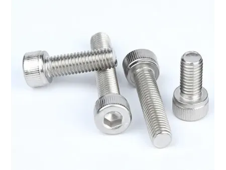 Głowice laserowe do spawania elementów metalowych i narzędzi